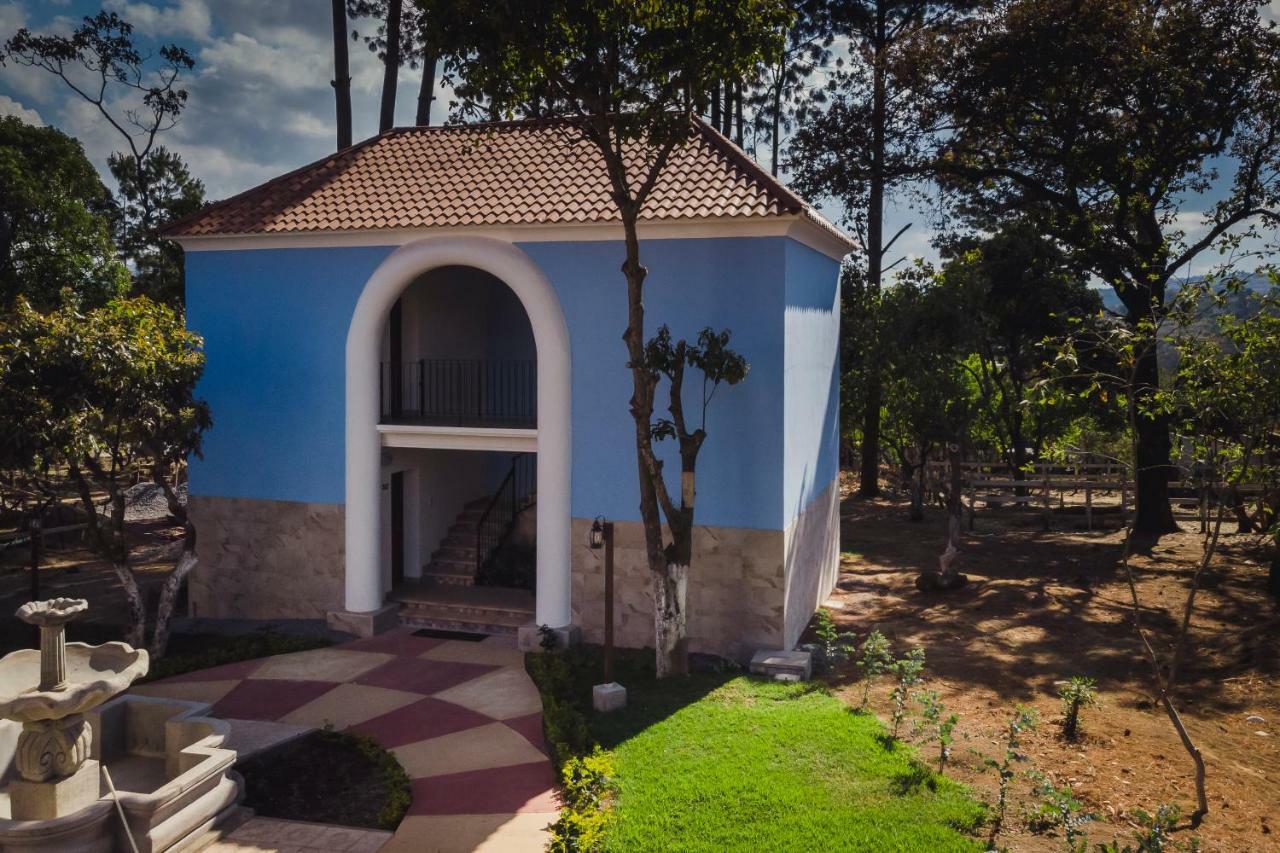 Hotel Y Restaurante Hacienda Los Volcanes Santa Lucía Milpas Altas Exterior foto